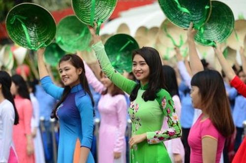 Bản tin 2/11: Đề xuất chi hơn 256.000 tỷ đồng để phát triển văn hóa