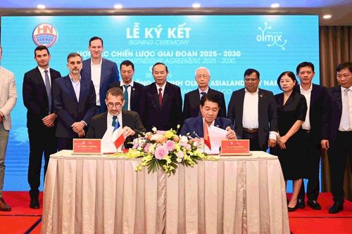 'Ông lớn' chăn nuôi sử dụng vaccine từ châu Âu cho toàn bộ trang trại