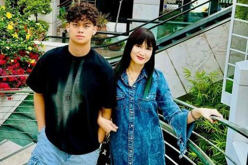 'Nữ hoàng ảnh lịch' Hiền Mai: 'Tôi ủng hộ con trai tham gia showbiz'