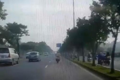 Sản phụ vỡ ối giữa đường, CSGT TPHCM bật còi hụ mở đường khẩn cấp