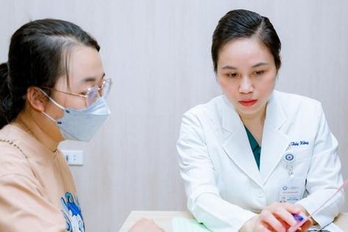Trẻ có dị tật bẩm sinh tăng 2/3 lần ở người mẹ hít phải khói thuốc