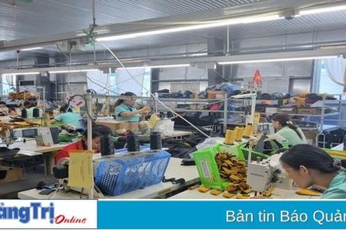 Doanh nghiệp ngành may 'đỏ mắt' tìm lao động