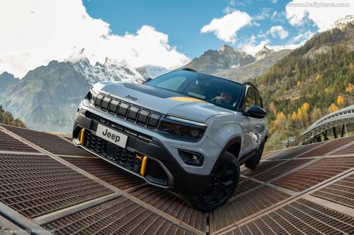 Jeep ra mắt Avenger 4xe phiên bản giới hạn The North Face