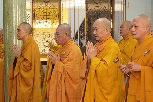 Tăng Ni Q.Gò Vấp họp triển khai Phật sự và tụng Bồ-tát giới tại chùa Huỳnh Kim