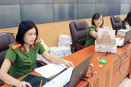 Bước chuyển mình trong công tác số hóa hồ sơ, tài liệu của Công an Thủ đô
