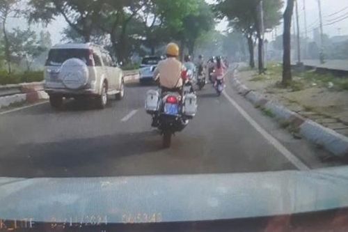 CSGT dẫn đường đưa sản phụ mang thai đôi vào viện kịp thời