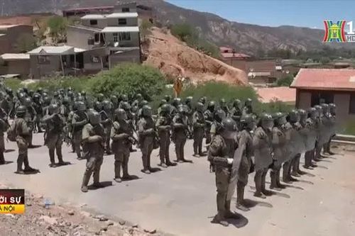 Nhóm vũ trang ở Bolivia chiếm cơ sở quân sự