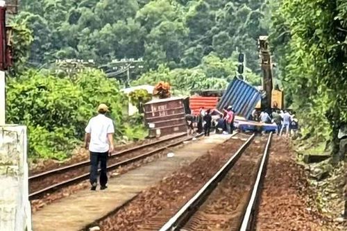 Thông tàu Bắc-Nam sau sự cố trật bánh ở Đà Nẵng