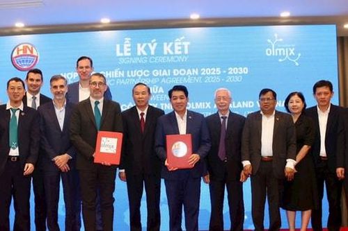 Tập đoàn Hùng Nhơn ký hợp tác chiến lược với Tập đoàn Olmix