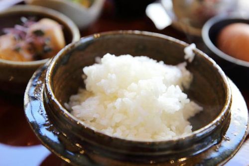 Nhớ làm thêm bước này để nấu cơm vừa dẻo vừa ngon