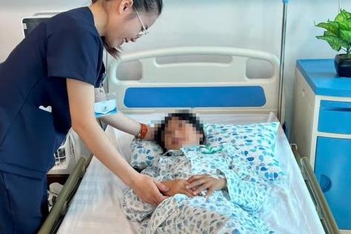 Phẫu thuật thành công cho bé gái bị gãy xương đùi bằng phương pháp xâm lấn tối thiểu