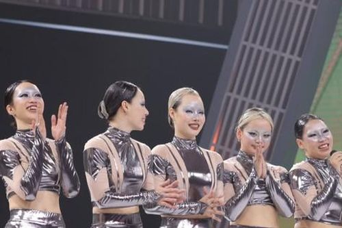 Nữ Hoàng Vũ Đạo Đường Phố tìm ra nhóm nhảy đạt giải Quán quân mùa đầu tiên
