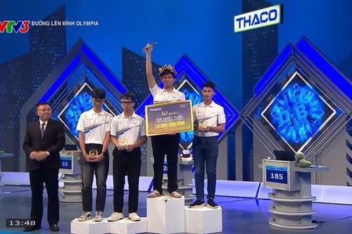 Từ vị trí chót bảng, nam sinh TP.HCM vươn lên dẫn đầu tại Đường Lên Đỉnh Olympia