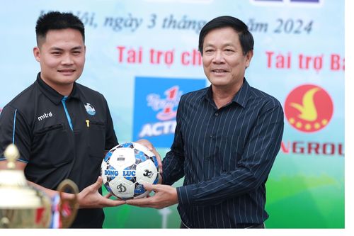 'Không khí bóng đá học sinh THPT Hà Nội là một thứ đặc sản'