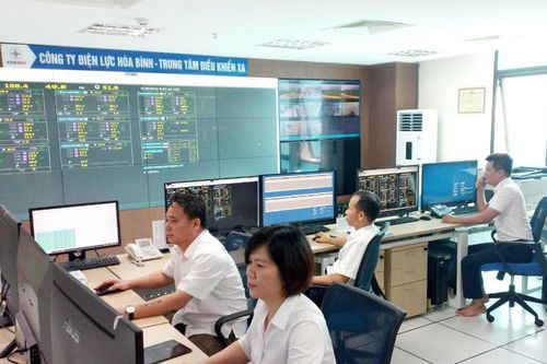Công ty Điện lực Hòa Bình: Không ngừng nỗ lực trong việc đảm bảo cung cấp điện an toàn, ổn định