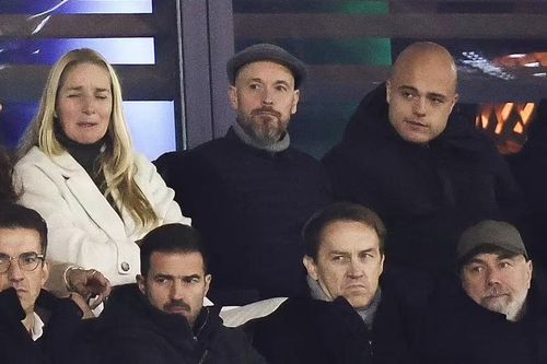 Ten Hag lần đầu trở lại sân bóng