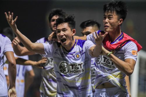 Hai Long ghi bàn phút cuối giúp Hà Nội thoát thua