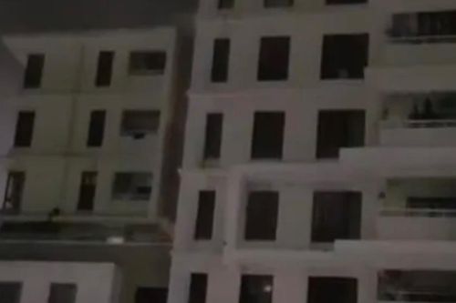 Hỗ trợ hàng chục người thoát nạn trong vụ cháy chung cư ở Thành phố Hồ Chí Minh