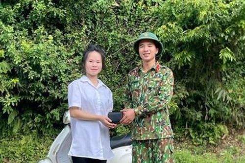 Binh nhất Chu Thế Hiệp trả lại của rơi