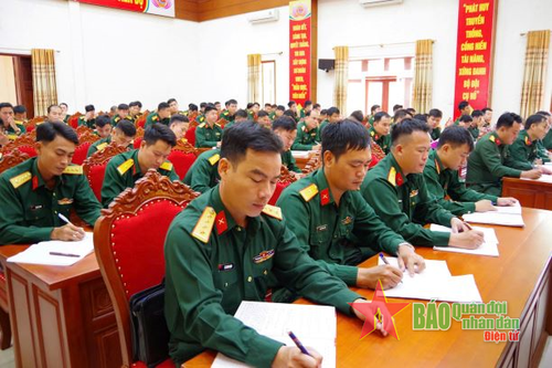 Nâng tuổi sĩ quan phục vụ tại ngũ, tạo động lực cho sĩ quan cấp phân đội