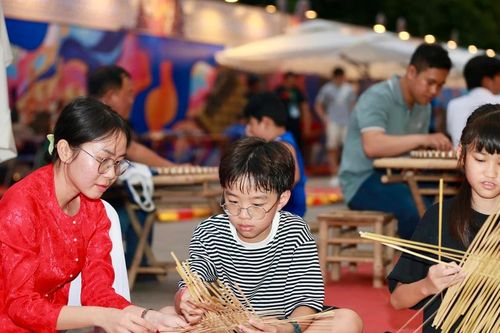 TPHCM: Sôi động Tuần lễ 'Khỏe để xây dựng và bảo vệ Tổ quốc'