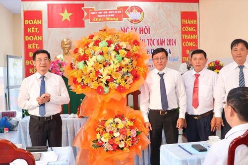 Vận động nhân dân tích cực tham gia xây dựng Đảng, chính quyền trong sạch, vững mạnh