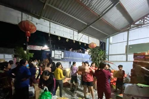 Người dân Yên Bái hướng về vùng lũ miền Trung với tinh thần 'còn gì ủng hộ nấy'