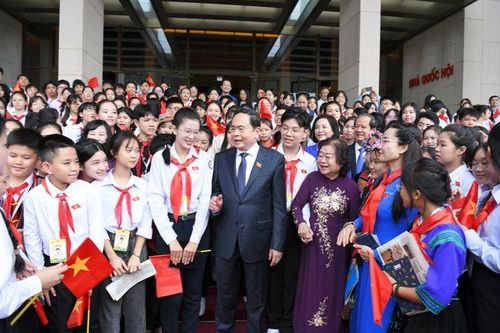 Phiên họp giả định nhưng ý kiến thật, vấn đề thật!