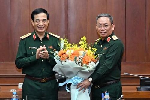 Đại tướng Phan Văn Giang dự, chỉ đạo Hội nghị bàn giao nhiệm vụ Tổng cục trưởng Tổng cục 2