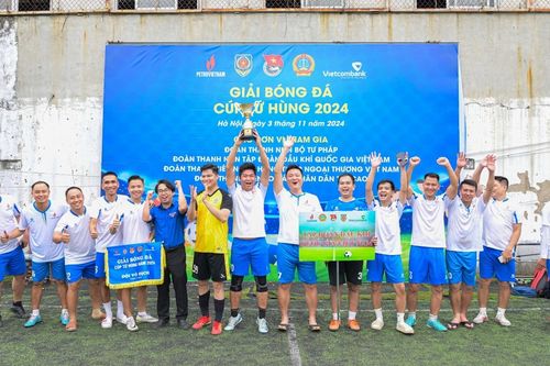 Petrovietnam vô địch Giải bóng đá Cúp Tứ Hùng 2024