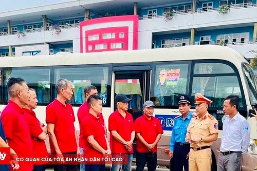 Kiểm tra phương tiện đưa đón học sinh trên địa bàn TP Hạ Long