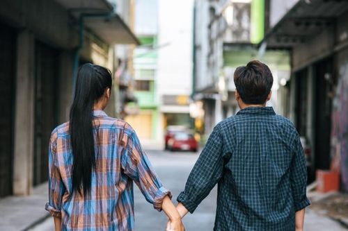 Bi kịch phụ huynh 'say nắng' từ nhóm chat của lớp con