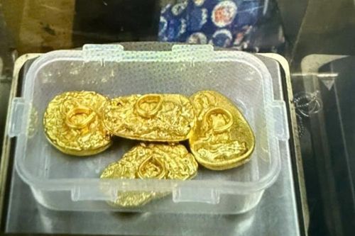 Bắt hai 'nữ quái' dựng cảnh cướp 2kg vàng để chiếm đoạt