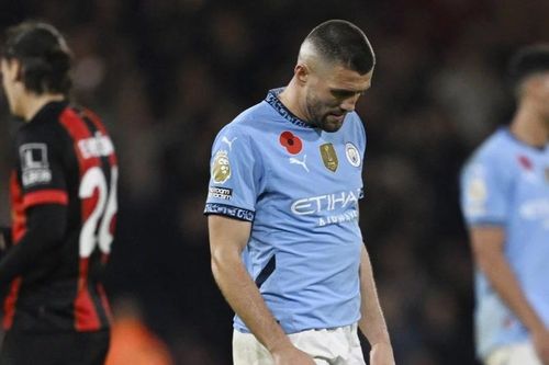 Premier League: Manchester City thua sốc, Liverpool chễm chệ ở ngôi đầu