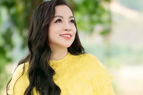 Nữ NSƯT nổi tiếng với dòng nhạc đỏ: Làm mẹ đơn thân, có cuộc sống bình dị