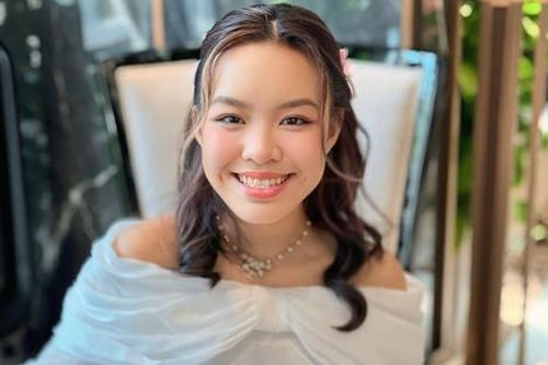Ái nữ nhà Việt Hương ra dáng thiếu nữ, 'tài sắc vẹn toàn'