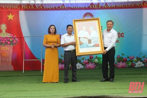 Bí thư Thành ủy TP Thanh Hóa Lê Anh Xuân dự Ngày hội Đại đoàn kết toàn dân tộc tại thôn Luận Văn