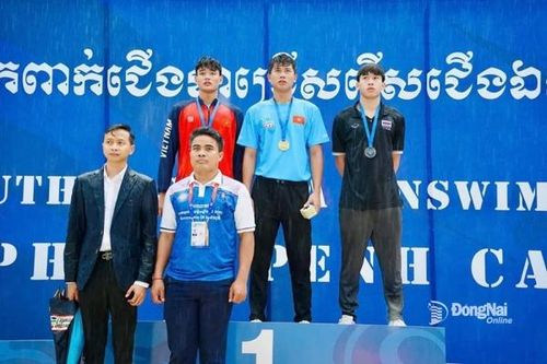 Vũ Đặng Nhật Nam của Đồng Nai cùng đồng đội giành 4 huy chương vàng ngày đầu Giải lặn vô địch Đông Nam Á 2024