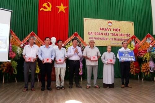Chủ tịch UBND tỉnh Võ Tấn Đức dự Ngày hội Đại đoàn kết tại huyện Nhơn Trạch