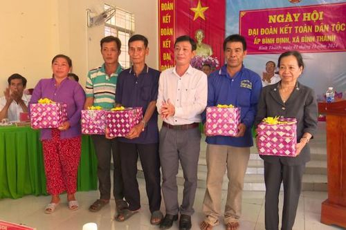 Ngày hội Đại đoàn kết toàn dân tộc tại ấp Bình Định, xã Bình Thành