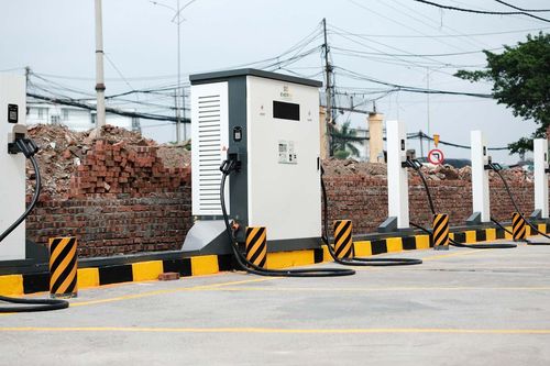 Trạm sạc nhượng quyền V-Green hợp tác thêm với một cái tên mới