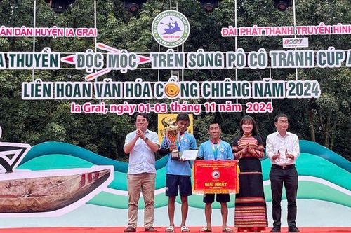Ấn tượng khó quên về Hội đua thuyền độc mộc trên vùng biên giới Ia Grai