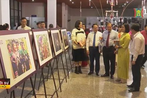 Triển lãm ảnh 'Sắc màu các dân tộc Việt Nam'