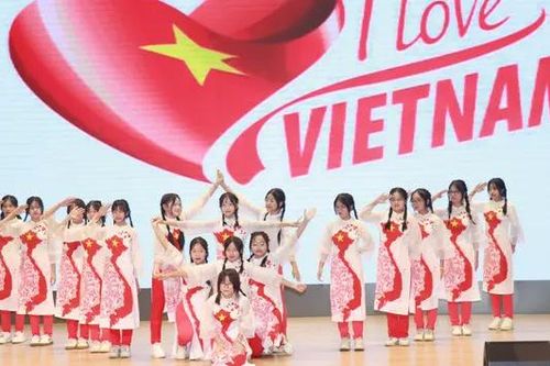 Đặc sắc liên hoan Vũ điệu tuổi hồng