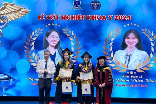 126 sinh viên Khoa Y khóa đầu tiên của Trường ĐH Nguyễn Tất Thành nhận bằng tốt nghiệp