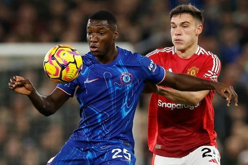 Caicedo ghi bàn là đòn giáng mạnh vào Manchester United