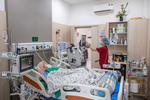 Cảnh khác lạ bên trong Trung tâm Cấp cứu A9 Bạch Mai