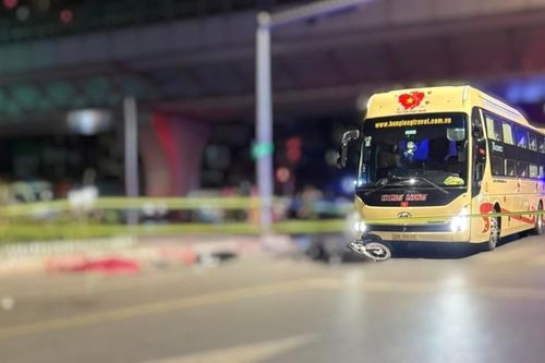 Tai nạn giao thông mới nhất 4/11/2024: xe máy đâm xe khách, nữ sinh tử vong