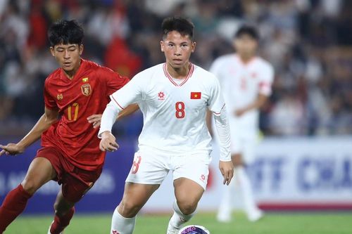 Bất ngờ chuyện U17 Việt Nam xuất ngoại