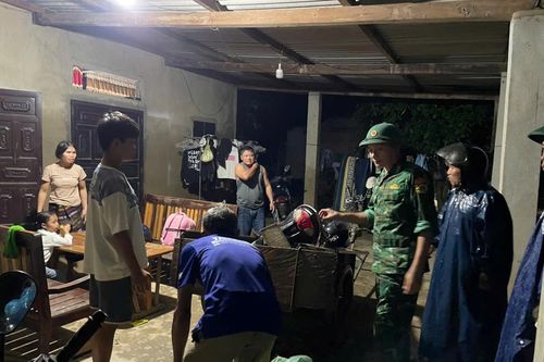 Chủ động sơ tán 77 hộ dân để phòng tránh lũ và sạt lở đất đe dọa
